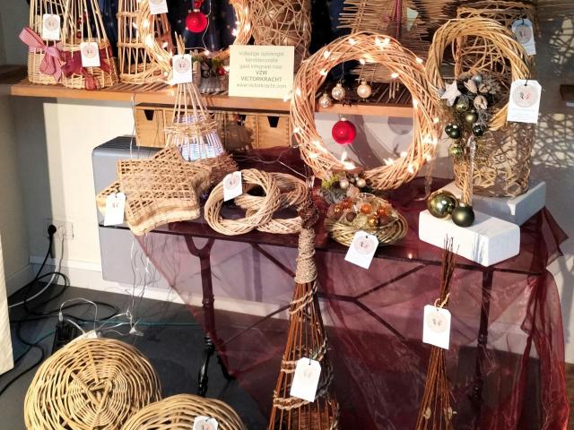 Kerstverkoop (decoratief vlechtwerk) ten voordele van vzw Victorkracht © Vlechtatelier