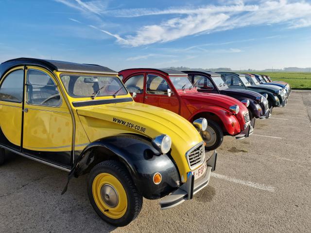 Hop met de geit - doorheen de Vlaamse Ardennen © 2CV&CO